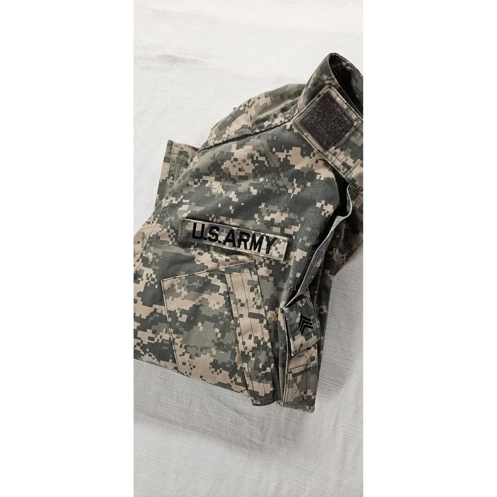US Army ACU Digital Camo Combat Uniform Coat Jacket Small Short Sergeant Medical